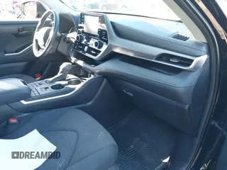 2021 Toyota Highlander L with VIN 5TDCZRBH8MS070150, listed as a IAAI auction lot 41642207 with 32,791 mi miles and . Bid and sale history available at DreamBid. Image 5.