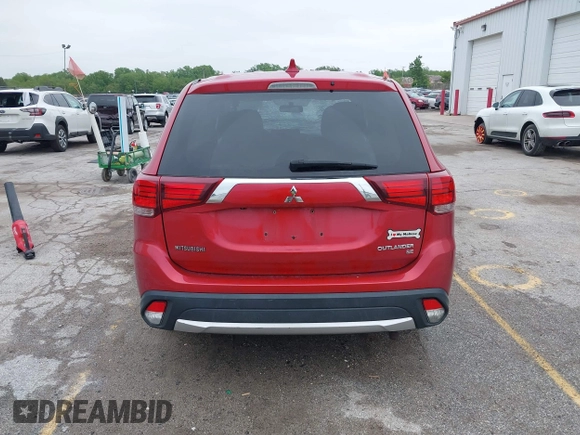 2018 Mitsubishi Outlander SE z VIN JA4AD3A35JZ032324, wystawiony jako IAAI lot #42308789 z przebiegiem 132 966 mil mil oraz . Historia ofert i sprzedaży dostępna na DreamBid. Obrazek 16.