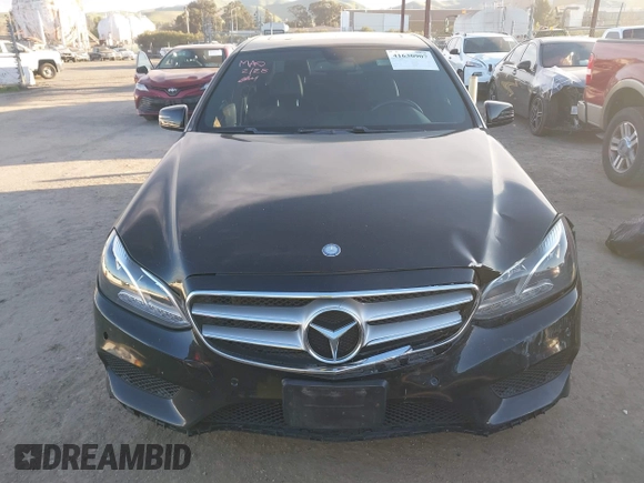 2016 Mercedes-Benz E 350 Sport z VIN WDDHF5KB4GB170136, wystawiony jako IAAI lot #41630907 z przebiegiem 149 882 mil mil oraz . Historia ofert i sprzedaży dostępna na DreamBid. Obrazek 12.