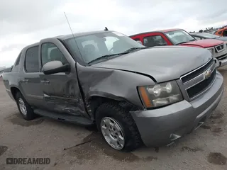 2009 Chevrolet Avalanche LT w/2LT with VIN 3GNFK22029G214307, listed as a IAAI auction lot 41529658 with 277,888 mi miles. Bid and sale history available at carsss.com. Image 13.