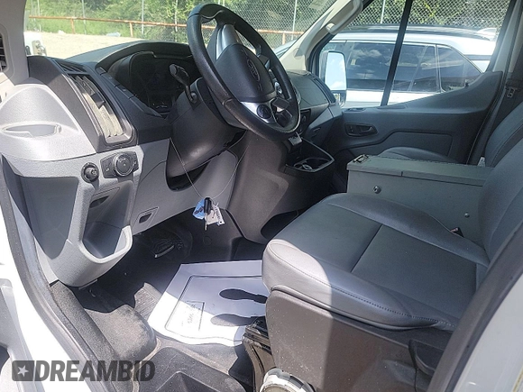 2018 Ford Transit z VIN 1FTYE1CM4JKB42317, wystawiony jako IAAI lot #42558333 z przebiegiem 204 042 mil mil oraz . Historia ofert i sprzedaży dostępna na DreamBid. Obrazek 5.