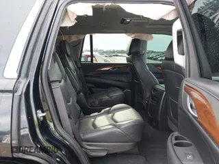 2017 Cadillac Escalade Luxury z VIN 1GYS4BKJ0HR271477, wystawiony jako IAAI lot #42278219 z przebiegiem Nie podano mil oraz . Historia ofert i sprzedaży dostępna na DreamBid. Obrazek 8.