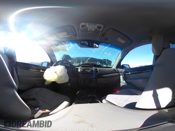 2014 Kia Sorento LX с VIN 5XYKT3A62EG455941, выставлен на аукционе IAAI как лот 42138589 с пробегом Не указан миль и . История ставок и продаж доступна на DreamBid. Изображение 18.