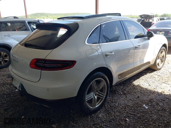 2015 Porsche Macan S with VIN WP1AB2A50FLB64939, listed as a IAAI auction lot 42260919 with 11 mi miles and . Bid and sale history available at DreamBid. Image 4.