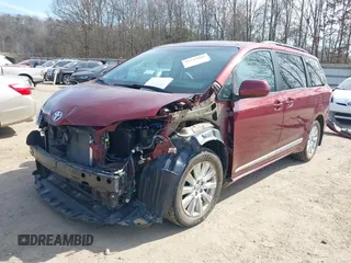 2017 Toyota Sienna LE with VIN 5TDJZ3DC7HS171384, listed as a IAAI auction lot 41715969 with 113,411 mi miles. Bid and sale history available at carsss.com. Image 18.