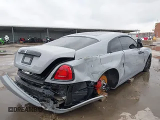 2016 Rolls-Royce Wraith z VIN SCA665C59GUX86162, wystawiony jako IAAI lot #41289481 z przebiegiem 47 566 mil mil oraz . Historia ofert i sprzedaży dostępna na DreamBid. Obrazek 17.