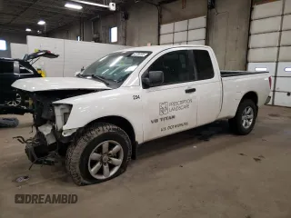 2010 Nissan Titan z VIN 1N6BA0CJ1AN310380, wystawiony jako Copart lot #42785105 z przebiegiem 111 663 mil mil oraz Szkody całkowita. Historia ofert i sprzedaży dostępna na DreamBid. Obrazek 1.