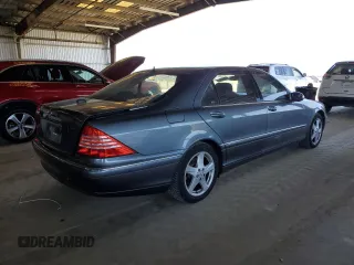 2005 Mercedes-Benz S 500 z VIN WDBNG75J05A456253, wystawiony jako Copart lot #60942685 z przebiegiem 290 351 mil mil oraz Czysty tytuł • Clean title. Historia ofert i sprzedaży dostępna na DreamBid. Obrazek 3.