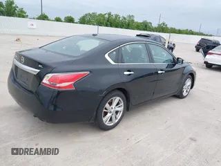 2015 Nissan Altima S with VIN 1N4AL3AP4FN863927, listed as a IAAI auction lot 42202359 with 221,654 mi miles and . Bid and sale history available at DreamBid. Image 4.