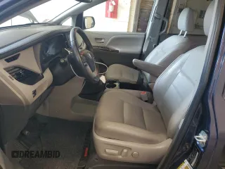 2020 Toyota Sienna XLE with VIN 5TDDZ3DC0LS237585, listed as a Copart auction lot 60913015 with 42,754 mi miles and Salvage title. Bid and sale history available at DreamBid. Image 7.