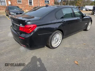 2012 BMW 7 Series 750i z VIN WBAKA8C56CCY3793, wystawiony jako Copart lot #49264245 z przebiegiem 118 295 mil mil oraz Czysty tytuł • Clean title. Historia ofert i sprzedaży dostępna na DreamBid. Obrazek 4.