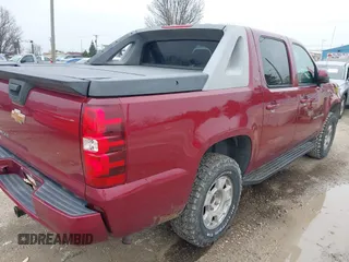 2007 Chevrolet Avalanche 3LT z VIN 3GNFK123X7G112836, wystawiony jako IAAI lot #41966619 z przebiegiem 136 017 mil mil oraz . Historia ofert i sprzedaży dostępna na DreamBid. Obrazek 4.