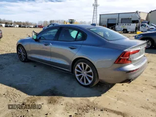 2019 Volvo S60 Momentum with VIN 7JRA22TK8KG015087, listed as a Copart auction lot 40616913 with 25,728 mi miles. Bid and sale history available at carsss.com. Image 2.