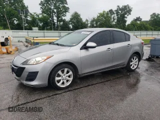 2010 Mazda 3 i Sport z VIN JM1BL1SF9A1221924, wystawiony jako Copart lot #58764325 z przebiegiem 220 737 mil mil oraz Szkoda całkowita • Salvage title. Historia ofert i sprzedaży dostępna na DreamBid. Obrazek 1.
