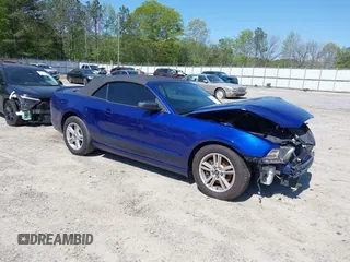 2013 Ford Mustang V6 with VIN 1ZVBP8EM7D5235869, listed as a IAAI auction lot 42000558 with 90,757 mi miles and . Bid and sale history available at DreamBid. Image 1.