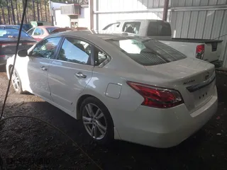 2013 Nissan Altima 3.5 SL with VIN 1N4BL3APXDC911928, listed as a IAAI auction lot 41533563 with 133,230 mi miles. Bid and sale history available at carsss.com. Image 3.