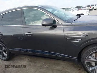 2025 Genesis GV80 z VIN KMUHCESB8SU253890, wystawiony jako IAAI lot #41908410 z przebiegiem 5 617 mil mil oraz . Historia ofert i sprzedaży dostępna na DreamBid. Obrazek 13.
