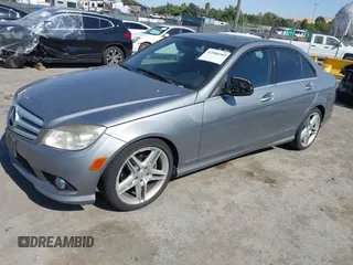2008 Mercedes-Benz C 300 Sport z VIN WDDGF54X78R027209, wystawiony jako IAAI lot #42586909 z przebiegiem 146 867 mil mil oraz . Historia ofert i sprzedaży dostępna na DreamBid. Obrazek 2.