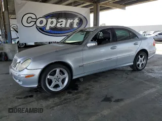 2006 Mercedes-Benz E 500 z VIN WDBUF70J96A870042, wystawiony jako Copart lot #61443145 z przebiegiem 180 821 mil mil oraz Szkoda całkowita • Salvage title. Historia ofert i sprzedaży dostępna na DreamBid. Obrazek 1.