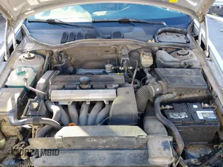 1998 Volvo S70 with VIN YV1LS5571W1502619, listed as a IAAI auction lot 40957692 with 268,926 mi miles. Bid and sale history available at carsss.com. Image 10.