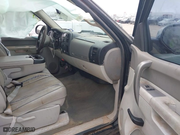 2011 GMC Sierra 1500 SLE with VIN 3GTP1VE05BG399018, listed as a IAAI auction lot 41513516 with 181,834 mi miles. Bid and sale history available at carsss.com. Image 5.