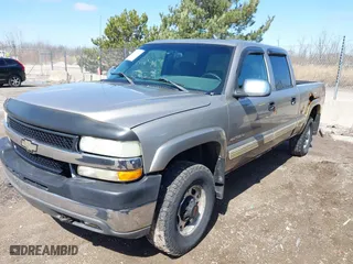 2002 Chevrolet Silverado 2500HD LS with VIN 1GCHK23U82F237150, listed as a IAAI auction lot 41918083 with 173,724 mi miles. Bid and sale history available at carsss.com. Image 19.