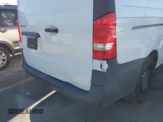 2019 Mercedes-Benz Metris Cargo z VIN WD3PG2EAXK3530575, wystawiony jako IAAI lot #41813709 z przebiegiem 136 174 mil mil oraz . Historia ofert i sprzedaży dostępna na DreamBid. Obrazek 18.