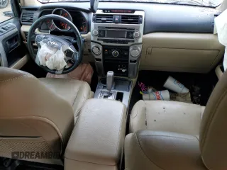 2011 Toyota 4Runner SR5 z VIN JTEZU5JRXB5028654, wystawiony jako Copart lot #54906235 z przebiegiem 164 438 mil mil oraz Szkoda całkowita • Salvage title. Historia ofert i sprzedaży dostępna na DreamBid. Obrazek 8.
