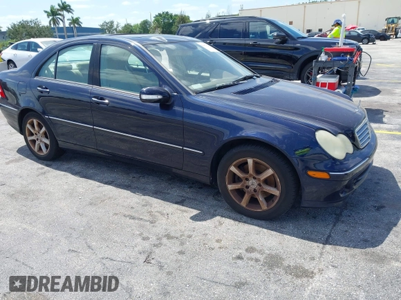 2007 Mercedes-Benz C 280 Luxury z VIN WDBRF54H57F881982, wystawiony jako IAAI lot #42167028 z przebiegiem 190 661 mil mil oraz . Historia ofert i sprzedaży dostępna na DreamBid. Obrazek 1.
