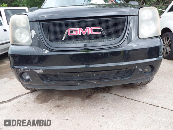 2008 GMC Yukon XL SLT with VIN 1GKFC16018R211752, listed as a IAAI auction lot 42137904 with 136,320 mi miles. Bid and sale history available at carsss.com. Image 6.