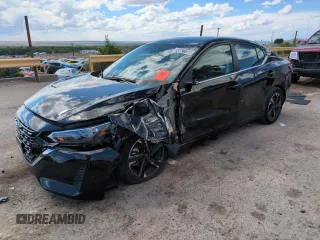 2024 Nissan Sentra SV z VIN 3N1AB8CV5RY335992, wystawiony jako Copart lot #59621135 z przebiegiem 31 176 mil mil oraz Czysty tytuł • Clean title. Historia ofert i sprzedaży dostępna na DreamBid. Obrazek 1.