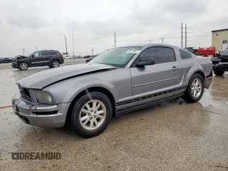 2007 Ford Mustang Deluxe z VIN 1ZVFT80N775311074, wystawiony jako Copart lot #52612645 z przebiegiem 198 278 mil mil oraz Czysty tytuł • Clean title. Historia ofert i sprzedaży dostępna na DreamBid. Obrazek 1.