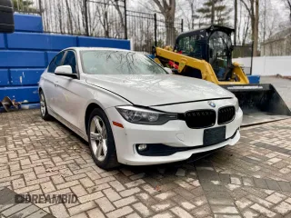 2014 BMW 3 Series 320i xDrive with VIN WBA3C3C53EF986798, listed as a Copart auction lot 53660685 with 161,120 mi miles and Clean Title. Bid and sale history available at carsss.com. Image 1.