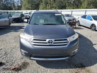 2013 Toyota Highlander with VIN 5TDZK3EH0DS110776, listed as a Copart auction lot 83633904 with 42,951 mi miles and Salvage Title. Bid and sale history available at carsss.com. Image 5.
