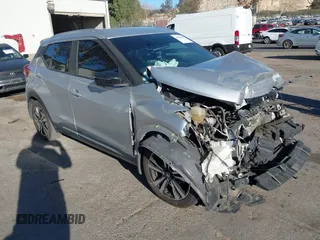 2019 Nissan Kicks SV with VIN 3N1CP5CUXKL530201, listed as a IAAI auction lot 41393085 with 61,310 mi miles. Bid and sale history available at carsss.com. Image 1.