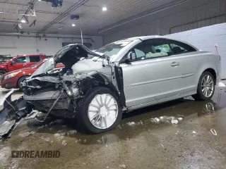 2007 Volvo C70 with VIN YV1MC68257J025704, listed as a Copart auction lot 43621005 with 0 mi miles and Salvage Title. Bid and sale history available at carsss.com. Image 1.
