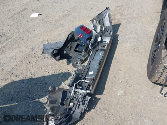 2020 Land Rover Defender S с VIN SALEJEEX0L2015668, выставлен на аукционе IAAI как лот 42419724 с пробегом 53 962 миль миль и . История ставок и продаж доступна на DreamBid. Изображение 12.
