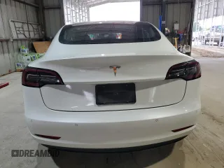 2019 Tesla Model 3 Mid Range z VIN 5YJ3E1EA3KF427229, wystawiony jako Copart lot #60881305 z przebiegiem 78 975 mil mil oraz Czysty tytuł • Clean title. Historia ofert i sprzedaży dostępna na DreamBid. Obrazek 6.