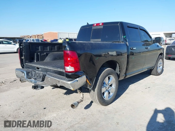 2015 Ram 1500 Outdoorsman z VIN 1C6RR6LT7FS592085, wystawiony jako IAAI lot #41384731 z przebiegiem 134 384 mil mil oraz . Historia ofert i sprzedaży dostępna na DreamBid. Obrazek 4.