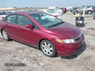 2008 Honda Civic LX z VIN 2HGFA16588H528880, wystawiony jako IAAI lot #42320092 z przebiegiem 248 934 mil mil oraz . Historia ofert i sprzedaży dostępna na DreamBid. Obrazek 1.