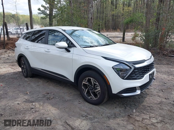 2024 Kia Sportage LX with VIN KNDPUCDF5R7273538, listed as a IAAI auction lot 41944255 with 4,617 mi miles and . Bid and sale history available at DreamBid. Image 1.
