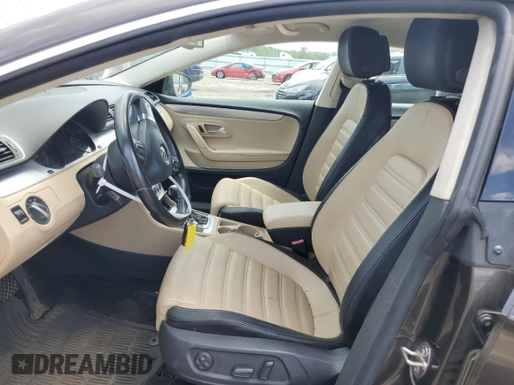 2014 Volkswagen CC R-Line with VIN WVWBP7AN3EE536135, listed as a Copart auction lot 68333454 with 137,862 mi miles and Salvage Title. Bid and sale history available at carsss.com. Image 7.