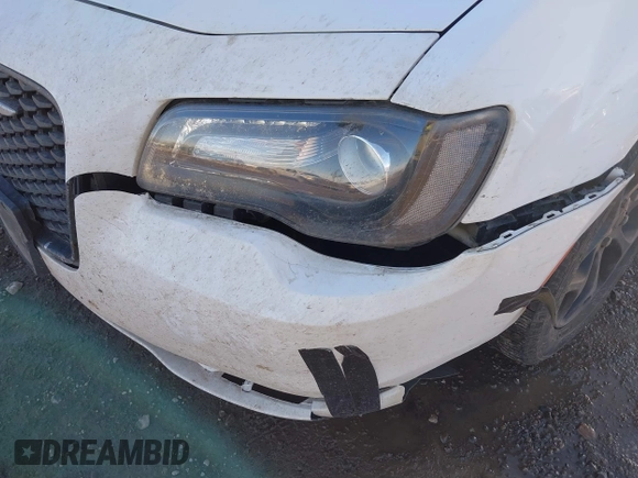 2019 Chrysler 300 S with VIN 2C3CCAGG8KH542723, listed as a IAAI auction lot 41214612 with Not provided miles and . Bid and sale history available at DreamBid. Image 18.