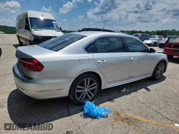 2016 Volkswagen Passat S z VIN 1VWAS7A32GC058844, wystawiony jako Copart lot #63416785 z przebiegiem 104 050 mil mil oraz Szkoda całkowita • Salvage title. Historia ofert i sprzedaży dostępna na DreamBid. Obrazek 3.