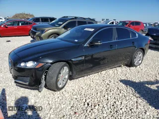 2017 Jaguar XF 35t Premium with VIN SAJBD4BV1HCY38563, listed as a Copart auction lot 85633734 with 83,585 mi miles and Salvage Title. Bid and sale history available at carsss.com. Image 1.