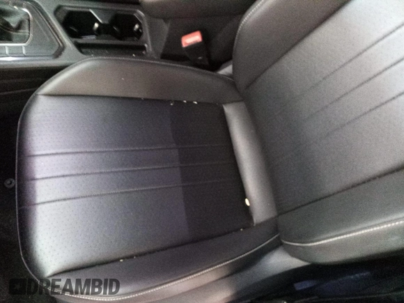 2024 Volkswagen Tiguan SE z VIN 3VV3B7AX0RM082514, wystawiony jako IAAI lot #42796136 z przebiegiem 27 247 mil mil oraz . Historia ofert i sprzedaży dostępna na DreamBid. Obrazek 15.