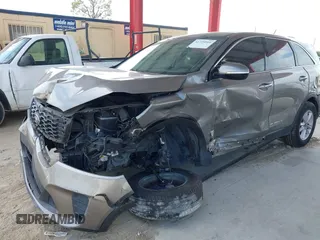 2019 Kia Sorento L z VIN 5XYPG4A31KG543915, wystawiony jako IAAI lot #41729916 z przebiegiem 79 416 mil mil oraz . Historia ofert i sprzedaży dostępna na DreamBid. Obrazek 6.