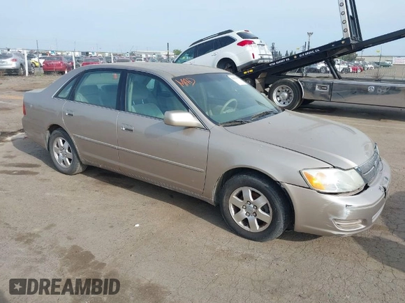 2001 Toyota Avalon XL w/Bucket Seats with VIN 4T1BF28B61U131772, listed as a IAAI auction lot 42039204 with Not Provided miles. Bid and sale history available at carsss.com. Image 1.