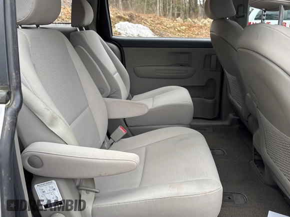 2017 Kia Sedona L with VIN KNDMA5C1XH6264738, listed as a Copart auction lot 50898905 with 151,513 mi miles and Clean Title. Bid and sale history available at carsss.com. Image 6.