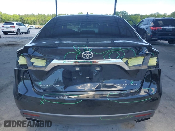 2013 Toyota Avalon XLE z VIN 4T1BK1EB1DU003129, wystawiony jako Copart lot #57685895 z przebiegiem 169 914 mil mil oraz Szkoda całkowita • Salvage title. Historia ofert i sprzedaży dostępna na DreamBid. Obrazek 6.